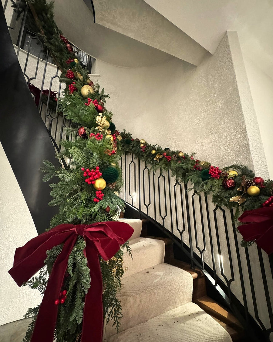 Staircase garland